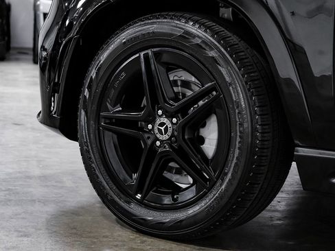 Used 2022 Mercedes-Benz GLE 350 4MATIC w/ AMG Line Exterior image 52