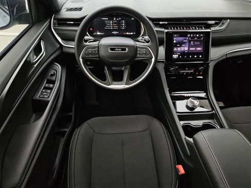 New 2026 Jeep Grand Cherokee Laredo AWD/4WD image 10