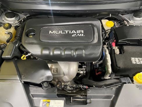 Used 2016 Jeep Cherokee Limited image 11