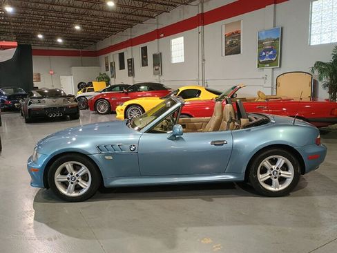 Used 2000 BMW Z3 2.5i RWD image 3