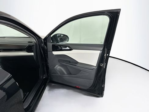 Used 2025 Volkswagen Taos S image 31