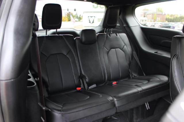 Used 2025 Chrysler Voyager LX FWD image 42