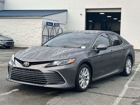 Used 2023 Toyota Camry LE FWD image 3