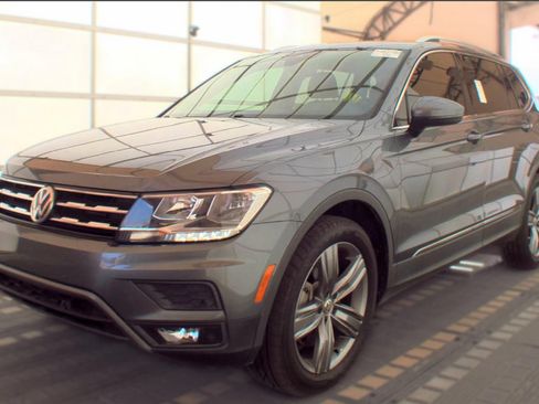 Used 2021 Volkswagen Tiguan SEL FWD image 1