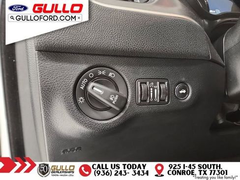 Used 2019 Dodge Charger GT image 19