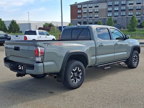 Certified 2022 Toyota Tacoma TRD Off-Road w/ TRD Premium Off Road Package AWD/4WD image 6