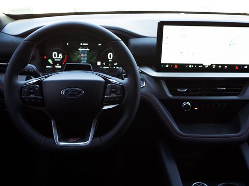 Used 2026 Ford Explorer ST image 19