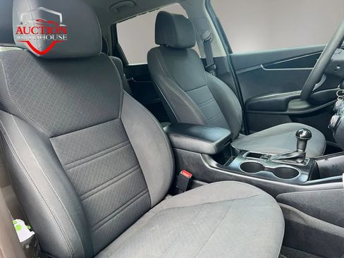 Used 2017 Kia Sorento AWD image 20