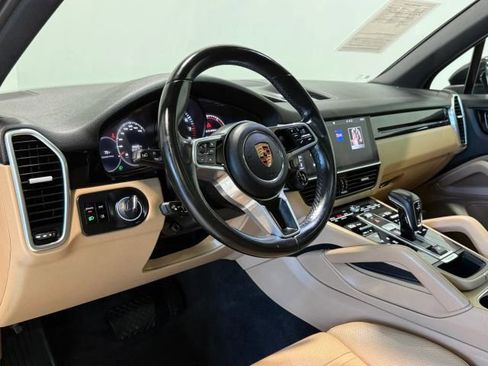 Used 2019 Porsche Cayenne AWD/4WD image 14