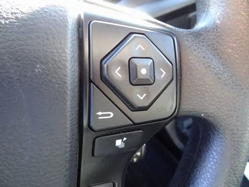 Used 2022 Toyota Tacoma SR image 13