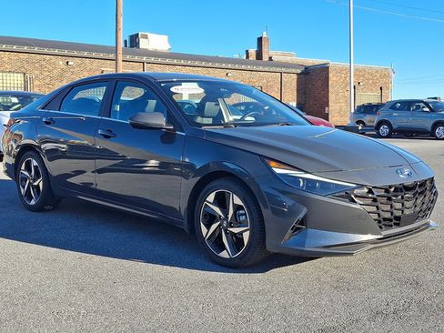 Certified 2023 Hyundai Elantra Limited image 3
