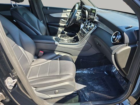 Used 2019 Mercedes-Benz GLC 300 4MATIC image 26