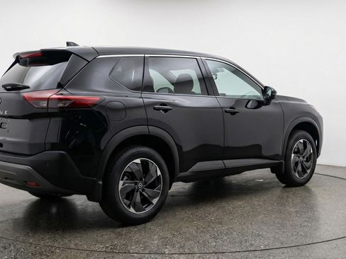 Used 2025 Nissan Rogue SV FWD image 9