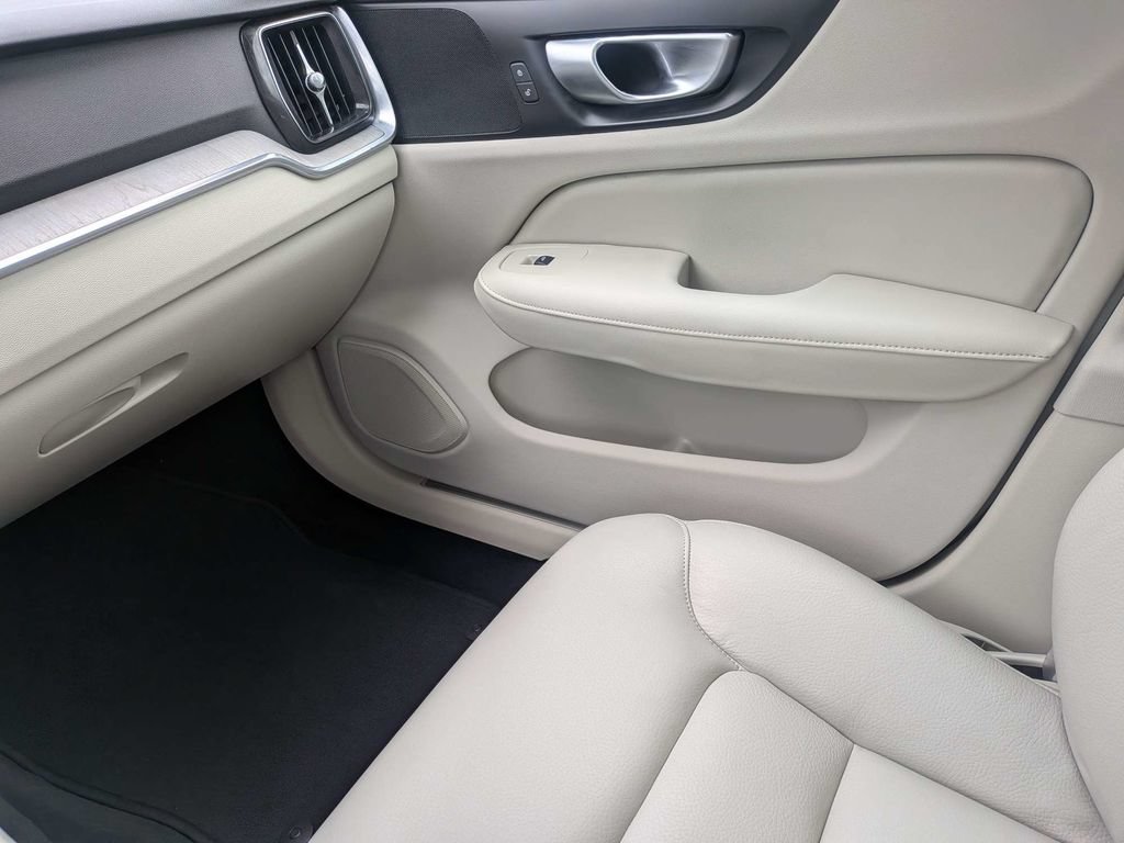 Certified 2024 Volvo S60 B5 Plus w/ Climate Package FWD image 16