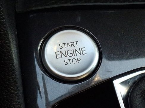 Used 2024 Volkswagen Tiguan Wolfsburg Edition image 22