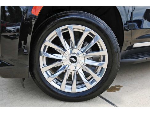 Used 2023 Cadillac Escalade ESV Premium Luxury AWD/4WD image 33