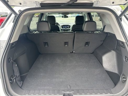 Used 2024 GMC Terrain SLT AWD/4WD image 12