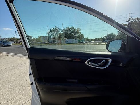 Used 2019 Nissan Sentra SV FWD image 8