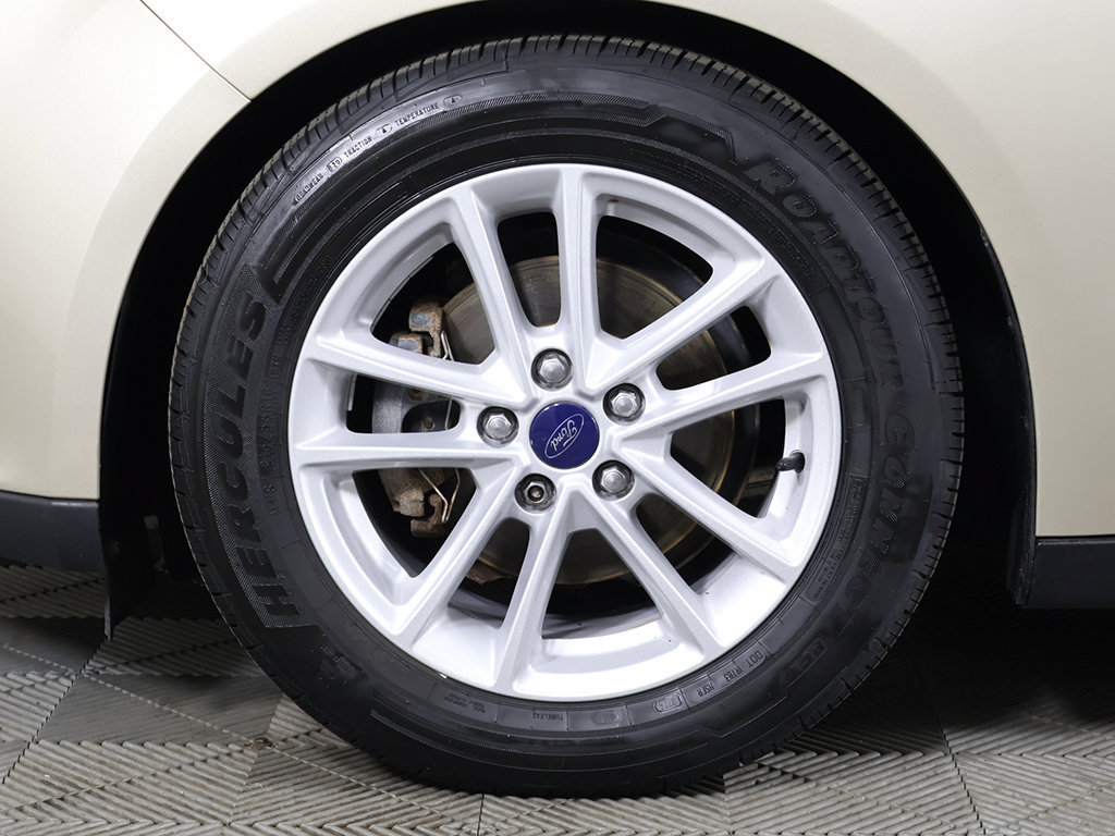 Used 2018 Ford Focus SE w/ Cold Weather Package FWD image 19