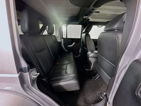 Used 2017 Jeep Wrangler Unlimited Rubicon image 24