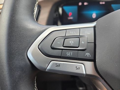 Used 2026 Volkswagen Atlas SE FWD image 13