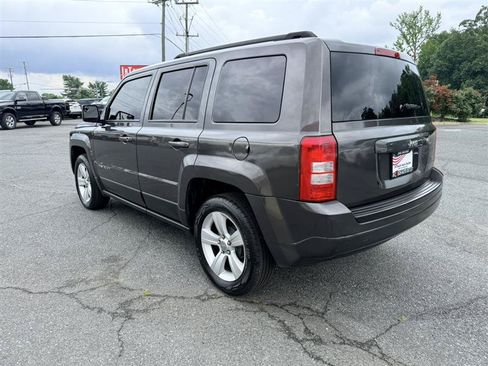 Used 2016 Jeep Patriot Latitude FWD image 7