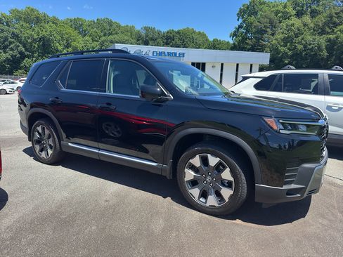 Used 2026 Honda Pilot Touring image 3