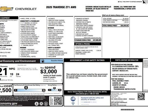 Used 2025 Chevrolet Traverse Z71 image 3