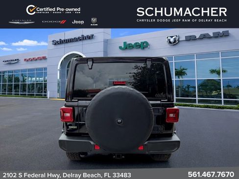 Used 2021 Jeep Wrangler Unlimited Sahara AWD/4WD image 6