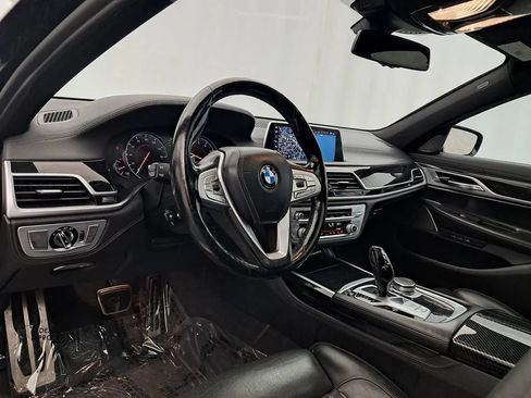 Used 2019 BMW 750i xDrive w/ M Sport Package AWD/4WD image 6
