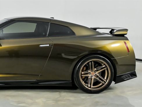 Used 2020 Nissan GT-R Premium AWD/4WD image 8