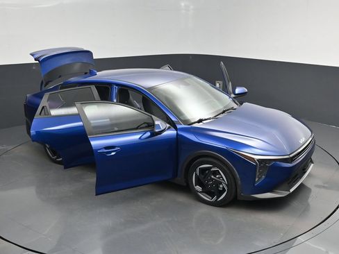 Certified 2025 Kia K4 EX FWD image 19