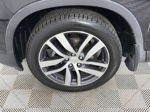 Used 2018 Honda Pilot Touring image 8