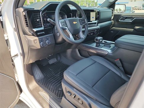 New 2026 Chevrolet Silverado 1500 LTZ w/ LTZ Premium Package image 9
