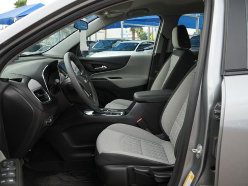 Used 2023 Chevrolet Equinox LS FWD image 14