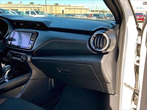 Used 2024 Nissan Kicks SR FWD image 18