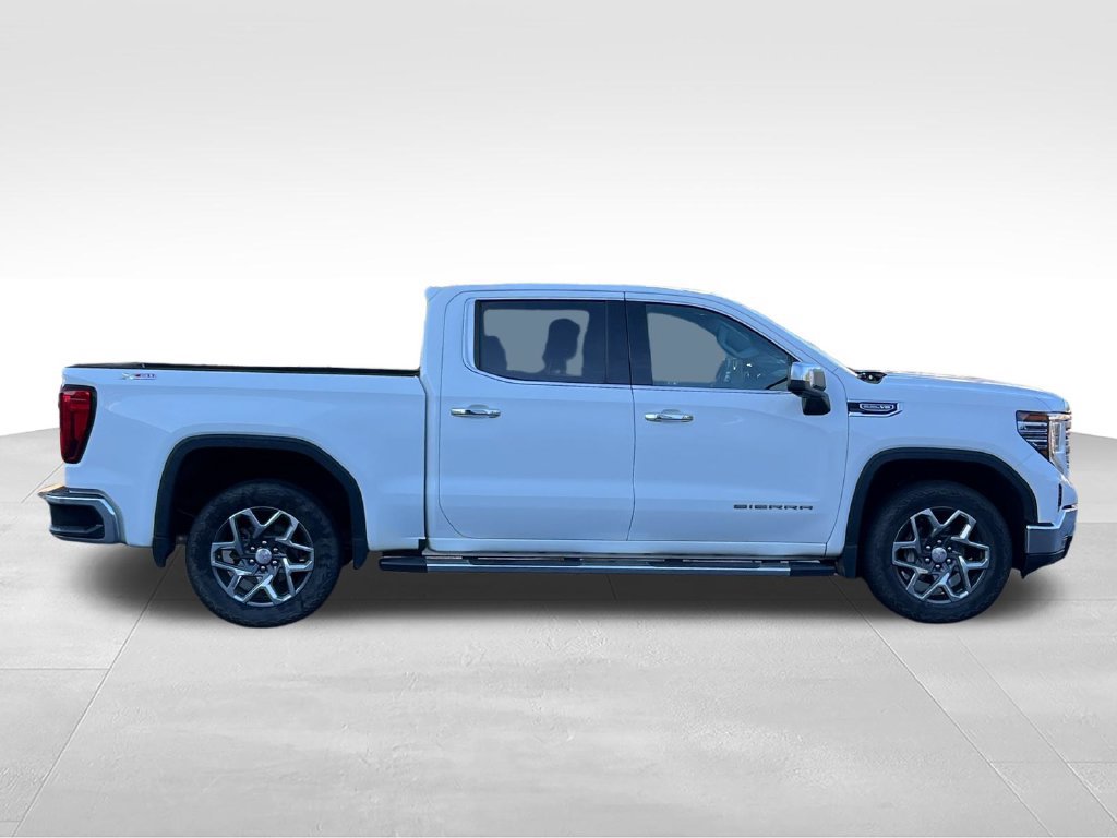 Used 2024 GMC Sierra 1500 SLT AWD/4WD image 4