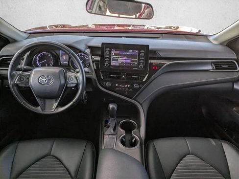 Used 2022 Toyota Camry SE image 17