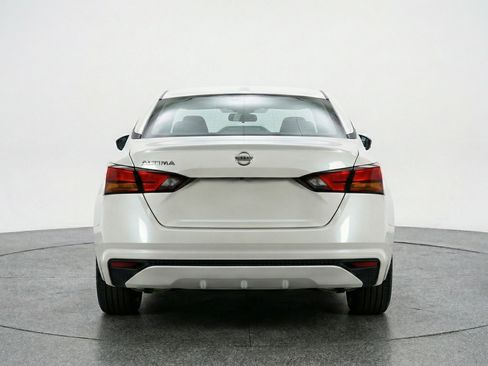 Used 2025 Nissan Altima 2.5 SV image 7