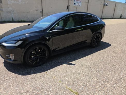 Used 2020 Tesla Model X Long Range AWD/4WD image 5