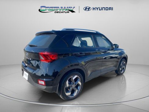 Certified 2025 Hyundai Venue SEL FWD image 8