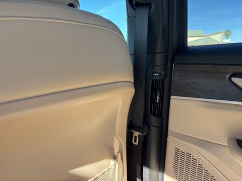 New 2025 Jeep Grand Cherokee L Limited w/ Black Appearance Package AWD/4WD image 40