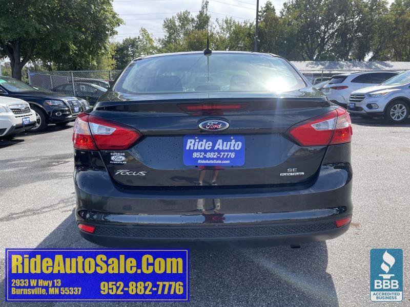 Used 2014 Ford Focus SE w/ SE Winter Package FWD image 6