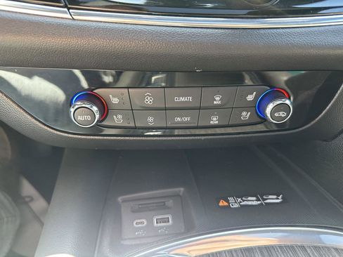 Used 2023 Buick Enclave Avenir w/ Avenir Technology Package AWD/4WD image 31