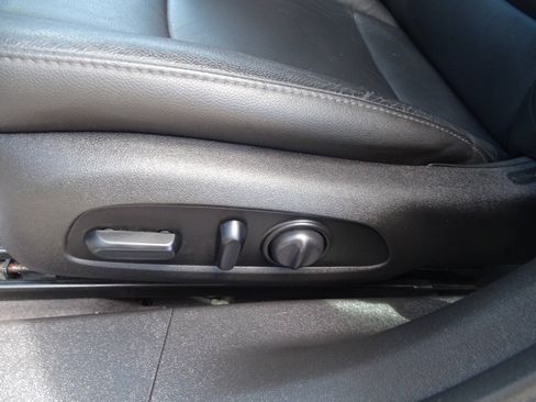 Used 2018 Chevrolet Malibu LT w/ Leather Package w/ True North Edition FWD image 15