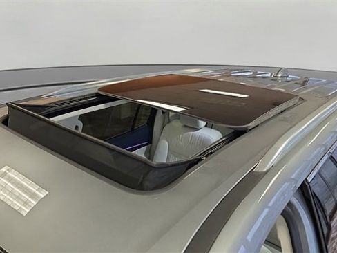 Used 2025 Buick Enclave Avenir image 29