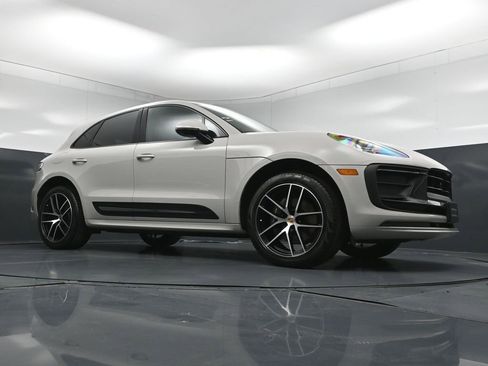 Certified 2025 Porsche Macan AWD/4WD image 30