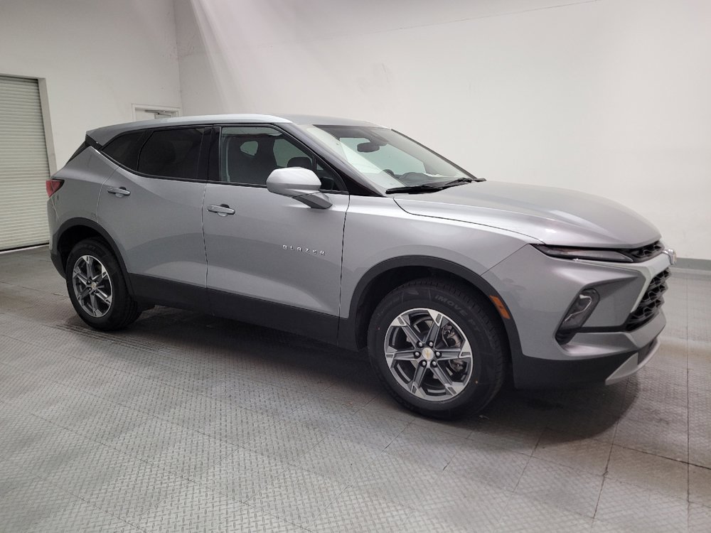 Used 2025 Chevrolet Blazer LT FWD image 11