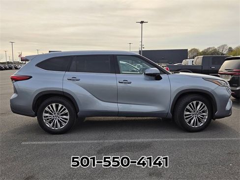 Used 2023 Toyota Highlander Platinum image 6