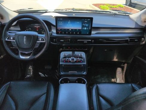 Used 2022 Lincoln Nautilus FWD w/ Premium Package image 15